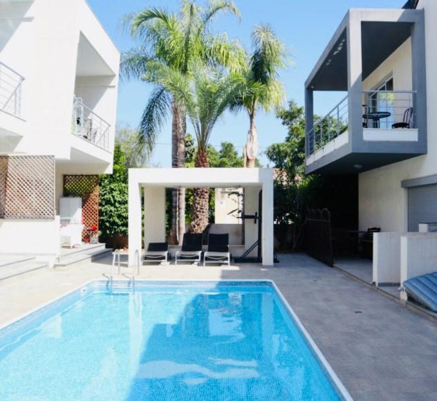 Amazing 2-Bedroom Apartment With Pool!! Limassol Eksteriør billede
